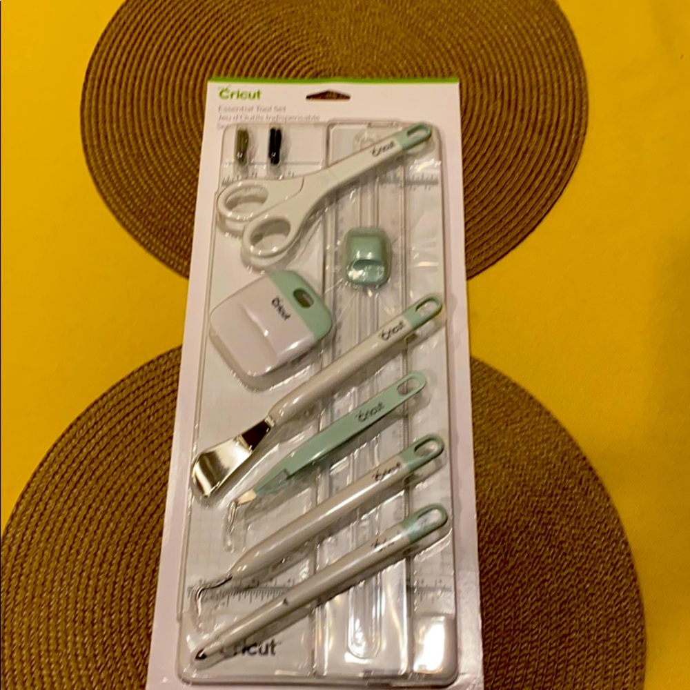 Cricut Essential Tool Set